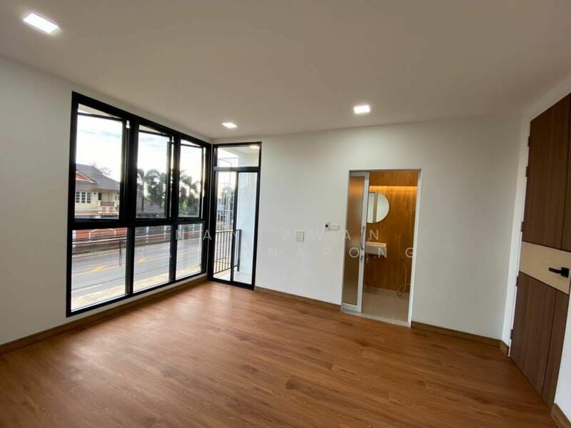 For Rent - 3 story building near Pibulsongkram Rajabhat University, Phitsanulok, Phitsanulok