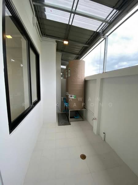 For Rent - 3 story building near Pibulsongkram Rajabhat University, Phitsanulok, Phitsanulok