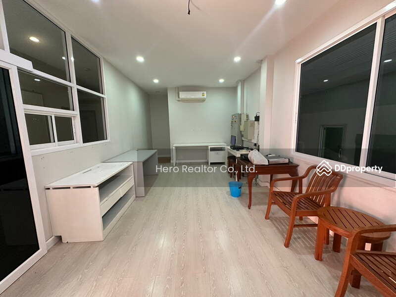 For Rent - For Rent Bangkok Home Office Phahon Yothin Road BTS Phahon Yothin 24 Chatuchak BRE23222, Bangkok