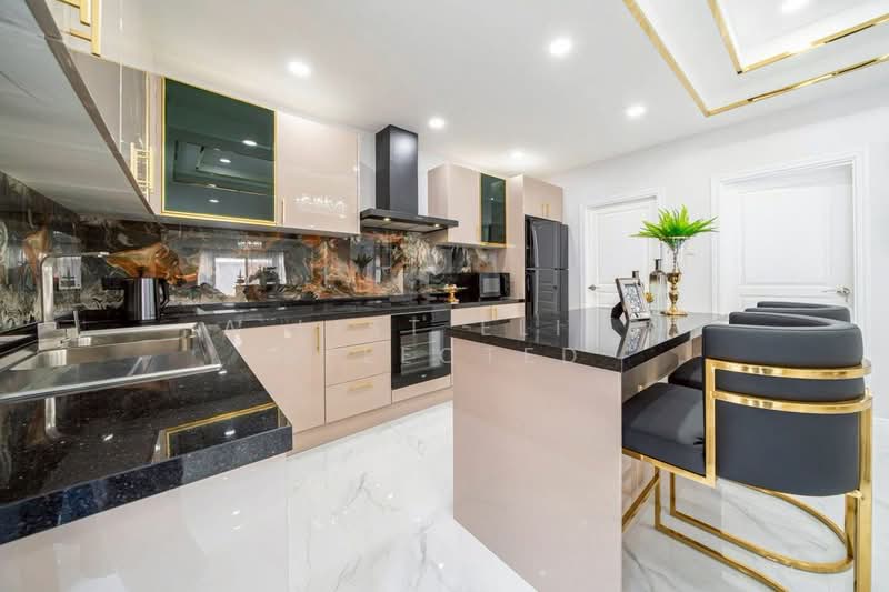 House near Terminal 21 Shopping Mall, , 5 Bedrooms, 320 sqm, Single Detached House For Sale, by A LIST ELITE SELECTED, 11898527 - DDproperty.com