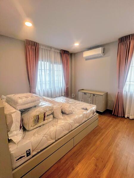 Centro Bangna, Samut Prakan, 111 Soi 3, Bang Kaeo, Bang Plee, Samut Prakan, 4 Bedrooms, 303 sqm, Single Detached House For Rent, by YTD Land&houses Real Estate Agency, 11898921 - DDproperty.com