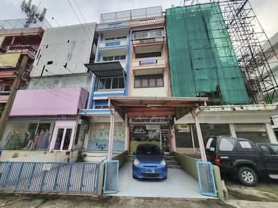 ขาย - อาคารพาณิชย์ 4.5 ชั้น อ่อนนุช 60 ติดถนนใหญ่ ใกล้รถไฟฟ้า มีที่จอดรถ, กรุงเทพ