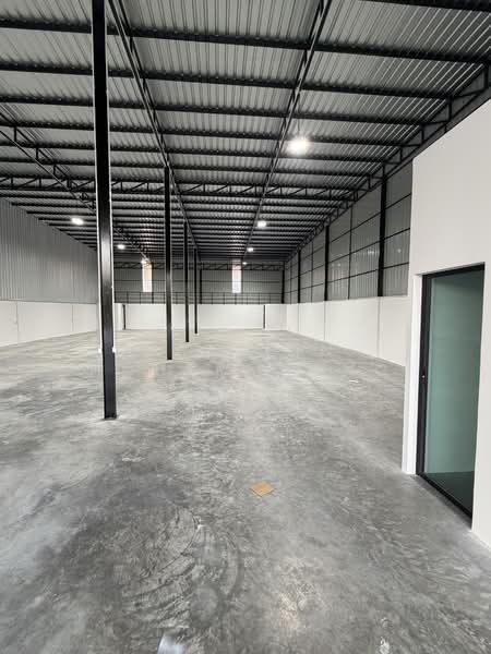 ให้เช่า - ให้เช่าโกดัง บางใหญ่ นนทบุรี พื้นที่ 228 ตรม รถเทลเลอร์ ตู้40ฟุตข้าได้, นนทบุรี