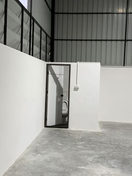 ให้เช่า - ให้เช่าโกดัง บางใหญ่ นนทบุรี พื้นที่ 228 ตรม รถเทลเลอร์ ตู้40ฟุตข้าได้, นนทบุรี