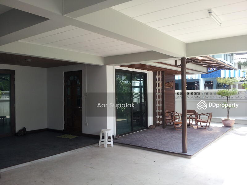 ให้เช่า - 2 Storey House in Huai Khwang for Rent, กรุงเทพ