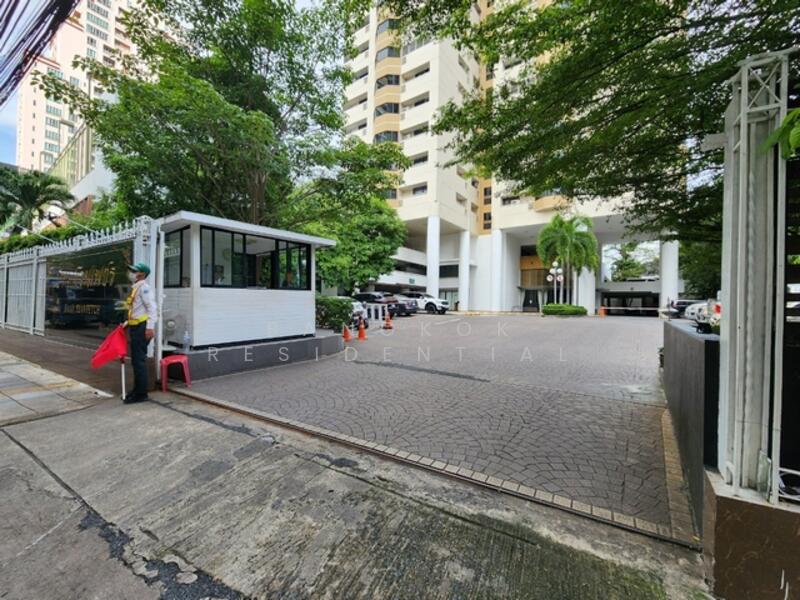 Baan Suanpetch, Bangkok, 18 Soi Sukhumvit 39, Khlong Tan Nua, Watthana, Bangkok, 2 Bedrooms, 130 sqm, Condo For Rent, by Bangkok Residential, 11901159 - DDproperty.com