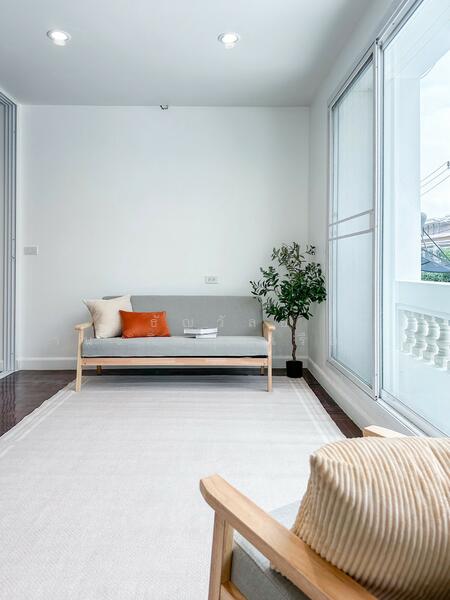 For Sale - หมู่บ้าน เดอ สยาม สวนหลวง ร.9, Bangkok