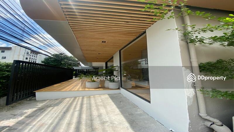 ให้เช่า - Commercial building for rent, located at Liap Duan, Town in Town (SPSAD2828), กรุงเทพ