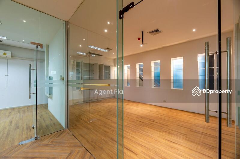 ให้เช่า - Commercial building for rent, located at Liap Duan, Town in Town (SPSAD2828), กรุงเทพ