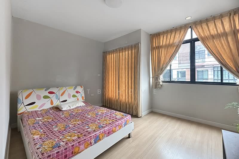 Six Nature Phetkasem 69, Bangkok, Petchkasem 69 Road, Nong Kang Plu, Nong Khaem, Bangkok, 3 Bedrooms, 140 sqm, Townhouse For Sale, by NTBHOME, 11902111 - DDproperty.com