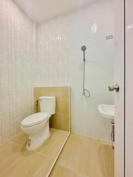 ขาย - เซ็นทรัลศรีราชา, ชลบุรี