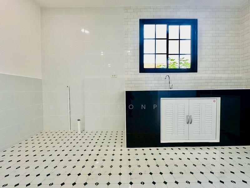 ขาย - เซ็นทรัลศรีราชา, ชลบุรี