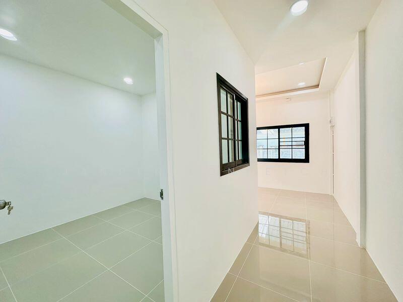 ขาย - เซ็นทรัลศรีราชา, ชลบุรี