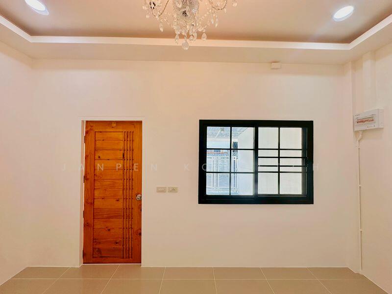 ขาย - เซ็นทรัลศรีราชา, ชลบุรี