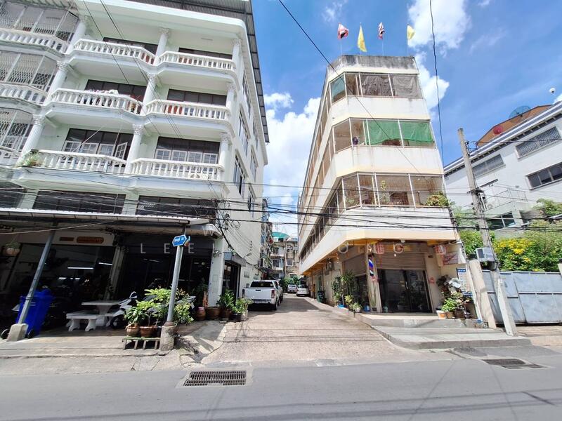 ขาย - ตึกแถวย่านธุรกิจ ใกล้สาทร พระราม 3 ช่องนนทรี สีลม, กรุงเทพ