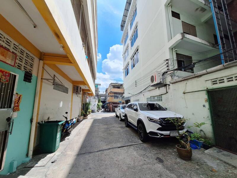 ขาย - ตึกแถวย่านธุรกิจ ใกล้สาทร พระราม 3 ช่องนนทรี สีลม, กรุงเทพ