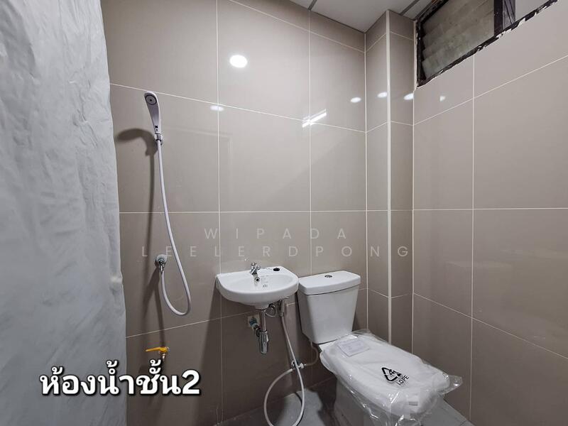 ขาย - ตึกแถวย่านธุรกิจ ใกล้สาทร พระราม 3 ช่องนนทรี สีลม, กรุงเทพ