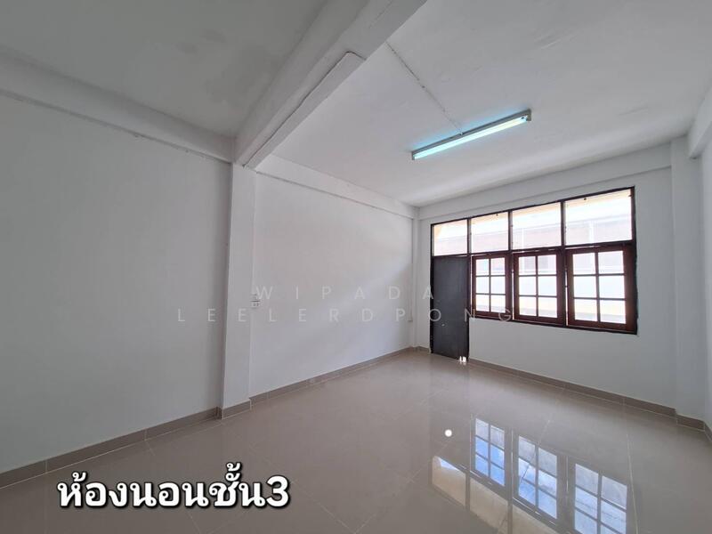 ขาย - ตึกแถวย่านธุรกิจ ใกล้สาทร พระราม 3 ช่องนนทรี สีลม, กรุงเทพ