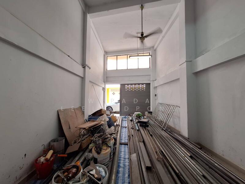 ขาย - ตึกแถวย่านธุรกิจ ใกล้สาทร พระราม 3 ช่องนนทรี สีลม, กรุงเทพ