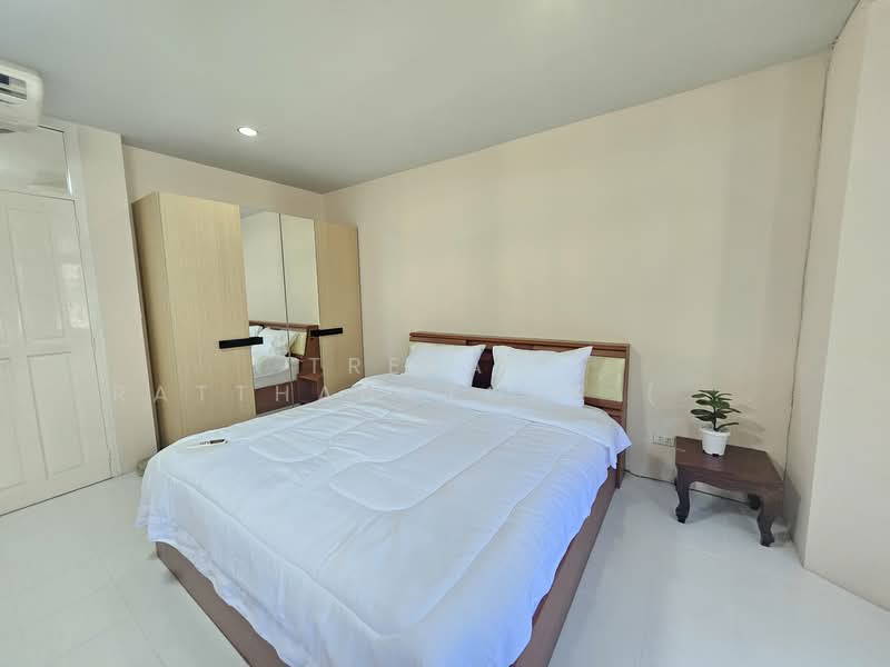 Moo Baan Chicha Castle, Bangkok, Sukhumvit 31, Khlongtoei Nua, Watthana, Bangkok, 4 Bedrooms, 350 sqm, Townhouse For Rent, by TREBA - Ratthanatorn (Jenny), 11903089 - DDproperty.com