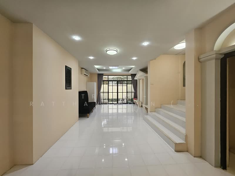 Moo Baan Chicha Castle, Bangkok, Sukhumvit 31, Khlongtoei Nua, Watthana, Bangkok, 4 Bedrooms, 350 sqm, Townhouse For Rent, by TREBA - Ratthanatorn (Jenny), 11903089 - DDproperty.com