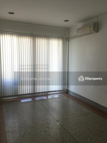 ให้เช่า - 4-Br Townhouse near BTS Bang Chak, กรุงเทพ