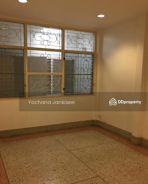 ให้เช่า - 4-Br Townhouse near BTS Bang Chak, กรุงเทพ