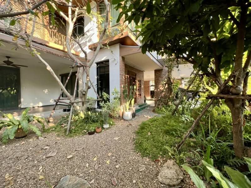 Burasiri Pattanakarn, Bangkok, New Pattanakarn Road, Prawet, Bangkok, 4 Bedrooms, 299 sqm, Single Detached House For Sale, by ณปภัช ธวงค์ไพ, 11903546 - DDproperty.com