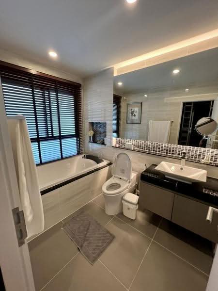 Burasiri Pattanakarn, Bangkok, New Pattanakarn Road, Prawet, Bangkok, 4 Bedrooms, 299 sqm, Single Detached House For Sale, by ณปภัช ธวงค์ไพ, 11903546 - DDproperty.com