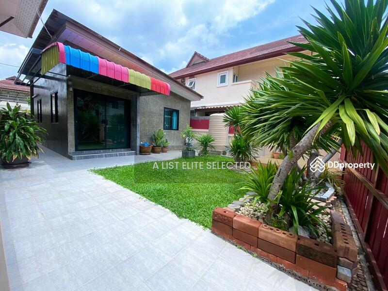 For Rent - Luxury Detached House in Tropical Village - Your Pattaya Paradise, Chon Buri