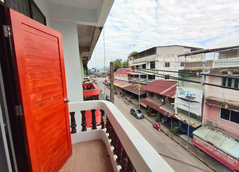 อาคารพาณิชย์ บ้านฉาง รีโนเวทใหม่ 3 ชั้นครึ่ง (มีดาดฟ้า), Rayong, สุขุมวิท, Ban Zhang, Ban Chang, Rayong, , 250 sqm, Shophouse For Sale, by ฌัชษชี ฌัชปภาส์มณ, 11906123 - DDproperty.com