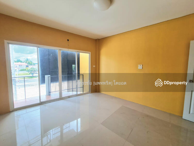 สนใจ ติดต่อคุณอุบล  099-2262928  @KrutzRealty.com