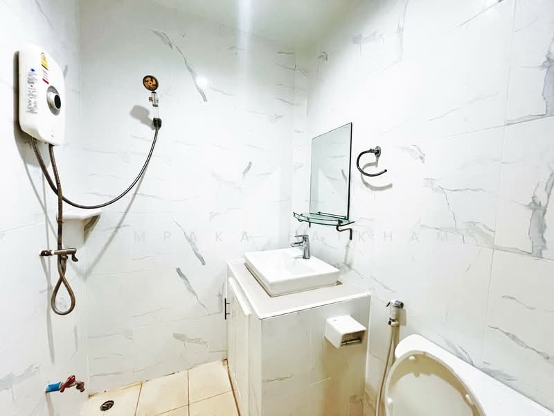 ทาว์นเฮ้าส์ 2 ชั้น ให้เช่า ซอยลาดปลาเค้า 48 หมู่บ้านเสนาวิลล่า อยู่ตรงข้ามตลาดบัว, Bangkok, Chorake Bua, Lat Phrao, Bangkok, 2 Bedrooms, 100 sqm, Townhouse For Rent, by Pimpaka Faikham, 11906462 - DDproperty.com