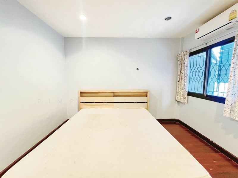 ทาว์นเฮ้าส์ 2 ชั้น ให้เช่า ซอยลาดปลาเค้า 48 หมู่บ้านเสนาวิลล่า อยู่ตรงข้ามตลาดบัว, Bangkok, Chorake Bua, Lat Phrao, Bangkok, 2 Bedrooms, 100 sqm, Townhouse For Rent, by Pimpaka Faikham, 11906462 - DDproperty.com