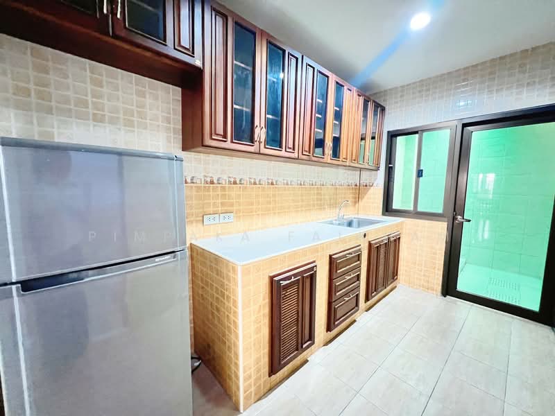 ทาว์นเฮ้าส์ 2 ชั้น ให้เช่า ซอยลาดปลาเค้า 48 หมู่บ้านเสนาวิลล่า อยู่ตรงข้ามตลาดบัว, กรุงเทพ, จรเข้บัว, ลาดพร้าว, กรุงเทพ, 100 ตร.ม., ทาวน์เฮ้าส์ ให้เช่า, โดย Pimpaka Faikham, 11906462 - DDproperty.com