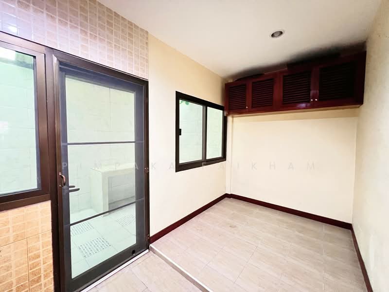 ทาว์นเฮ้าส์ 2 ชั้น ให้เช่า ซอยลาดปลาเค้า 48 หมู่บ้านเสนาวิลล่า อยู่ตรงข้ามตลาดบัว, กรุงเทพ, จรเข้บัว, ลาดพร้าว, กรุงเทพ, 100 ตร.ม., ทาวน์เฮ้าส์ ให้เช่า, โดย Pimpaka Faikham, 11906462 - DDproperty.com