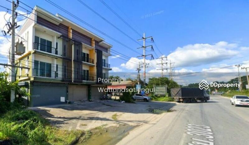 For Sale - Urgent! Corner Commercial Building in Prime Roadside Location Near Amata City Industrial Estate, Chon Buri