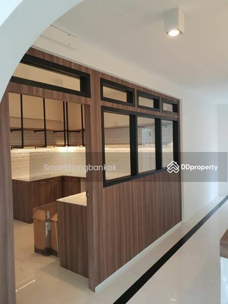 For Sale - House Sukhumvit Onnut Phrakhanong 4 bedrooms 100sq.wa., Bangkok