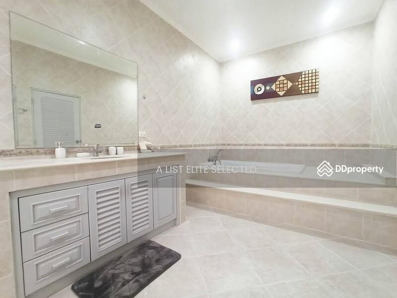 For Sale - New Pool Villa near the Beach - Pattaya, Chon Buri