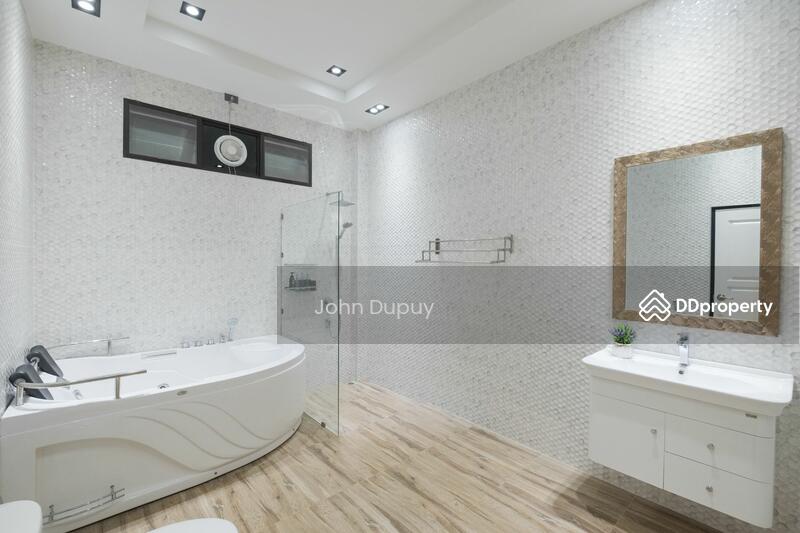 For Sale - Luxury Pool Villa Kham Yai Ubon Ratchathani Thailand, Ubon Ratchathani