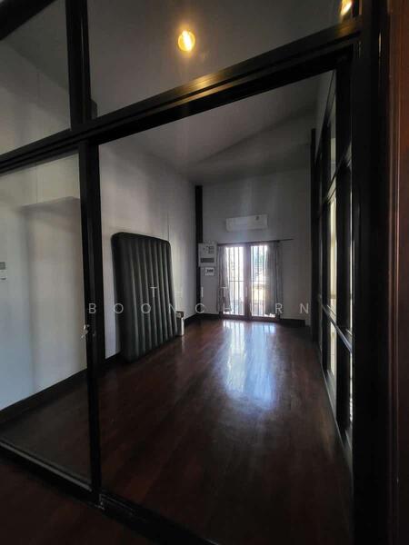 Detached House, 240sqm, Walking Distance MRT Sutthisan, Bangkok, Huai Khwang, Bangkok, 3 Bedrooms, 240 sqm, Single Detached House For Rent, by Thiti Boonchurn, 11909287 - DDproperty.com