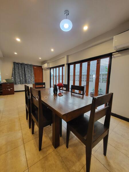 Detached House, 240sqm, Walking Distance MRT Sutthisan, Bangkok, Huai Khwang, Bangkok, 3 Bedrooms, 240 sqm, Single Detached House For Rent, by Thiti Boonchurn, 11909287 - DDproperty.com