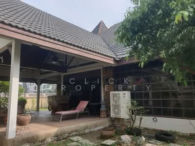 ขาย - บ้าน 2 ชั้น พร้อมที่ดิน, กรุงเทพ