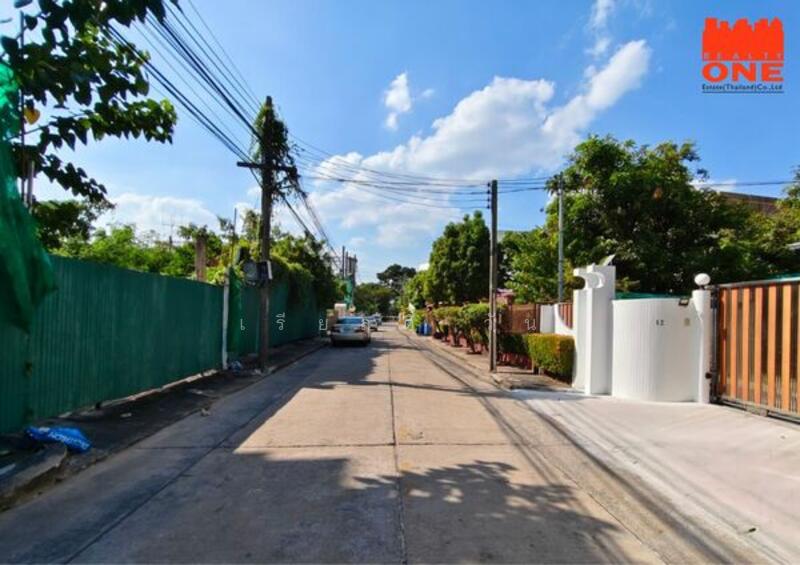 ขาย ที่ดินพร้อมสิ่งปลูกสร้าง ม.สวนแหลมทอง2 พัฒนาการ28, Bangkok, Suan Luang, Suan Luang, Bangkok, , 1,076 sqm, Land For Sale, by เรียลตี้ วัน, 11909398 - DDproperty.com