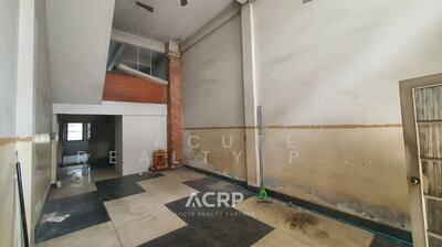 ขาย - ขายอาคารพาณิชย์ 4.5 ชั้น ซอยจรัญสนิทวงศ์ 68 แยก 2, กรุงเทพ