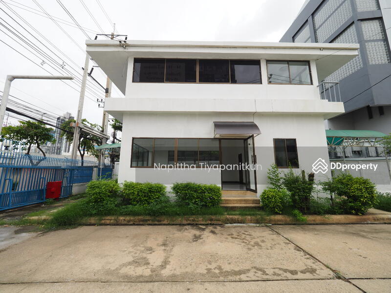 For Rent - 100 SQW. land with 2-storey building 80 sqm, located on main Rama 3 Road – highly visible, Bangkok