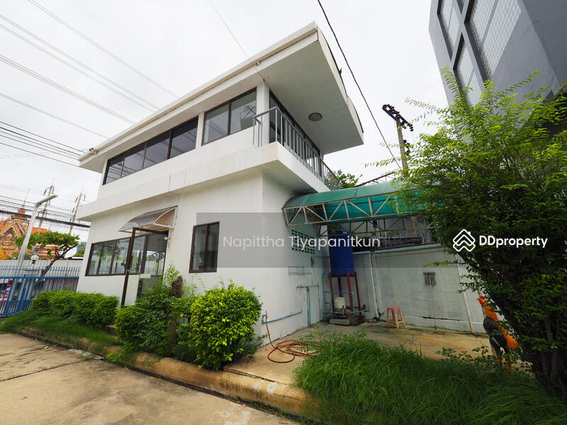 For Rent - 100 SQW. land with 2-storey building 80 sqm, located on main Rama 3 Road – highly visible, Bangkok
