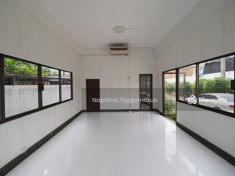 For Rent - 100 SQW. land with 2-storey building 80 sqm, located on main Rama 3 Road – highly visible, Bangkok