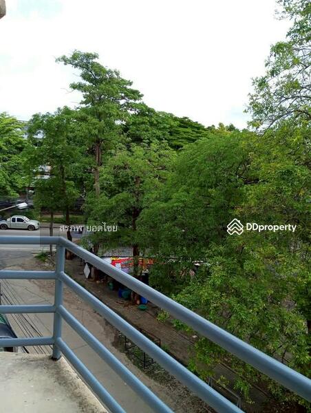 ขาย - ขายอาคารพาณิชย์ 3 ชั้นครึ่ง 2 คูหา เนื้อที่ 32 ตร.ว. หมู่บ้าน บดินทรรักษา 2 คู้บอน 27 แยก 16-18, กรุงเทพ