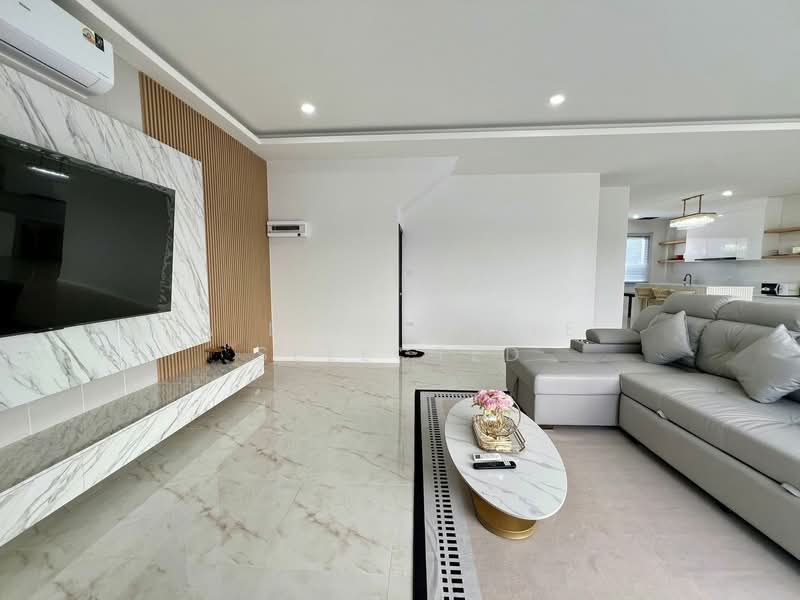 Luxury Pool Villa near Jomtien Beach, , 4 Bedrooms, 472 sqm, Villa For Sale, by A LIST ELITE SELECTED, 11910556 - DDproperty.com